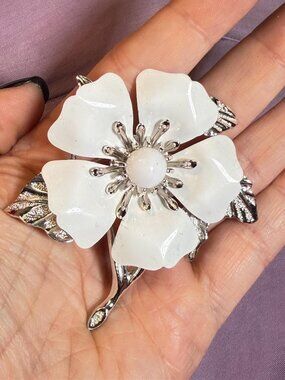 Sarah Coventry Flower Brooch Vintage White Enamel Silver Tone 3"